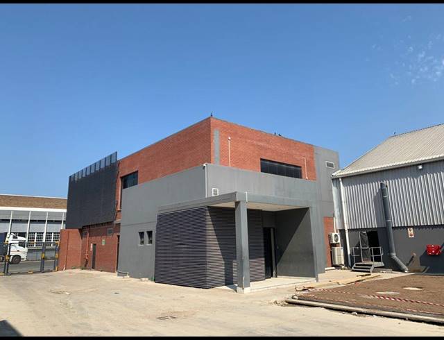 8,000M² WAREHOUSE TO LET IN CONGELLA